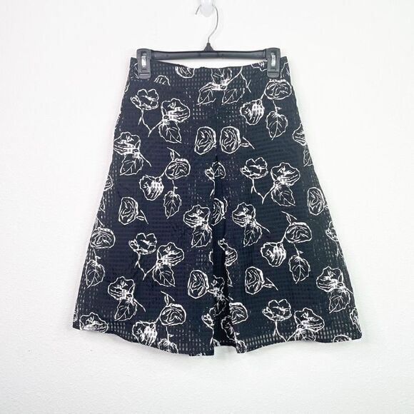 Lapis Women’s Black White Rose Floral Pleat A-Line Skirt Size S - Picture 1 of 8